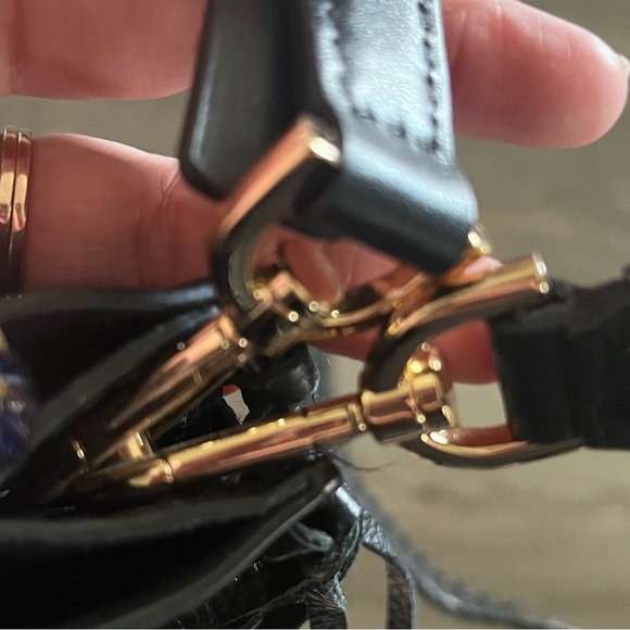 Michael Kors Lillie Medium Fringed Leather Shoulder Bag - Picture 14 of 16